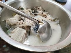 -雪湖煜辰鱼头老店(雪野湖店)