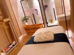 -苑苑vbeauty科技美容SPA