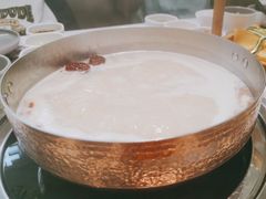 -洪氏嗨捞·广东猪肚鸡·椰子鸡火锅(西咸万象城店)