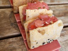 芝麻脆片配牛油果酱及西瓜莎莎-TOMATITO(无限极荟店)