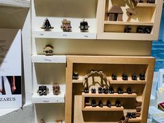 -LADY FAFA(巨鹿路陕西南路路口店)