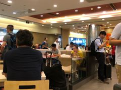 -肯德基(虹桥机场T2北指廊精选外卖点店)