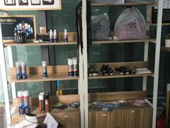 -爱革·洗衣改衣·洗鞋修鞋·洗包修包·奢侈品护理(宝地广场店)