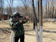 -亲兄弟真人CS团建拓展基地