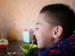 -烤肉小伙烤肉店