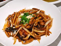 杭椒笋干炒鳝丝-西湖春天•老字号杭州菜(百汇店)