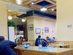 大堂-伊穆祥牛肉面总店·清真