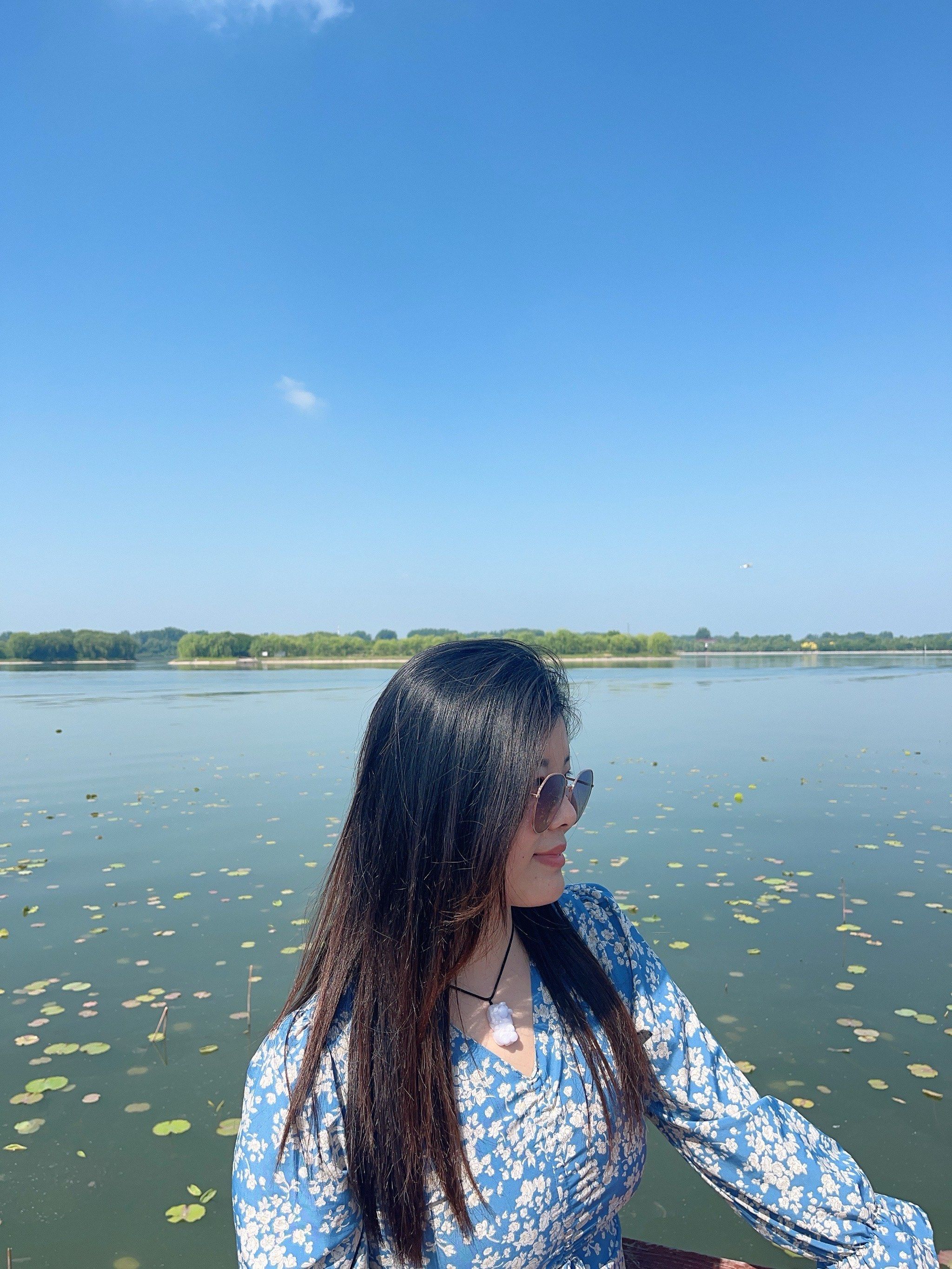 鹤鸣湖公园的春和景明