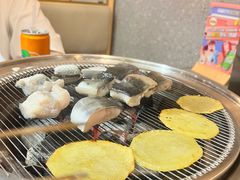 -围炉肉舍•炭烤活鳗•丹东海鲜烤肉(步行街店)