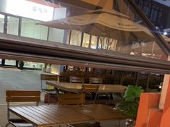 -必胜客(上海华谊新所店)