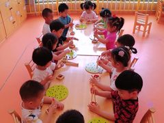 -小门牙好性格托育(北外滩中心)