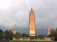 -三塔倒影公园