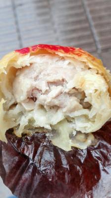 新雅面包房(南京东路店)-"2016网红月饼之一,新雅腌笃鲜鲜肉月饼.