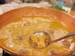 -鲜入围煮花胶鸡海鲜火锅