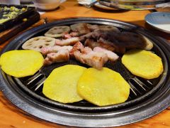 -唯成•韩国炭火烤肉 유성고기