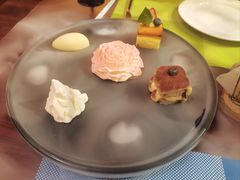 -香格里拉鱼跃地中海西餐厅·牛排披萨