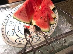 西瓜-松山湖凯悦酒店·Café自助餐厅·周末火舞秀表演