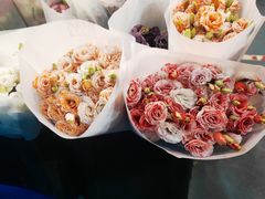 -何兮花店·气球派对鲜花店(马桥银春路万科城店)