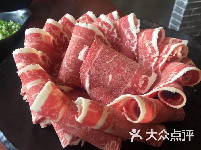 瓷器麻辣火锅·烧烤季-精品肥牛卷图片-北京美食-大众点评网