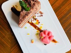 卡布基诺蛋糕-YUE·6·西式融合餐厅(外滩六号店)