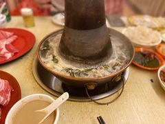 -洞庭洲·防空洞火锅·铜锅涮肉·烧烤(新百广场店)