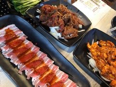 -三国惹火烤肉·中日韩烤肉集合店(百草路店)