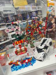 -乐高品牌旗舰店(人民广场店)