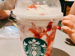 草莓轻乳酪星冰乐-星巴克(北京三里屯SOHO一店)