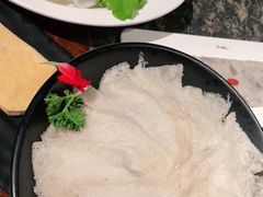-老牌坊云南鱼豆花火锅(哈西万达店)