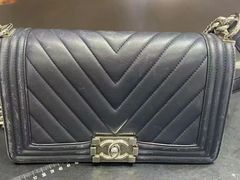 -爱革·洗衣改衣·洗鞋修鞋·洗包修包·奢侈品护理(宝地广场店)