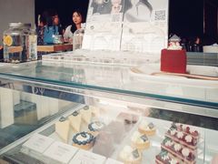 -UNI UNI(环亚凯瑟琳店)