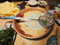 -洱火云南酸菜牛肉火锅(石景山当代商城店)