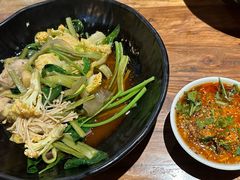 -万记麻辣烫国展总店