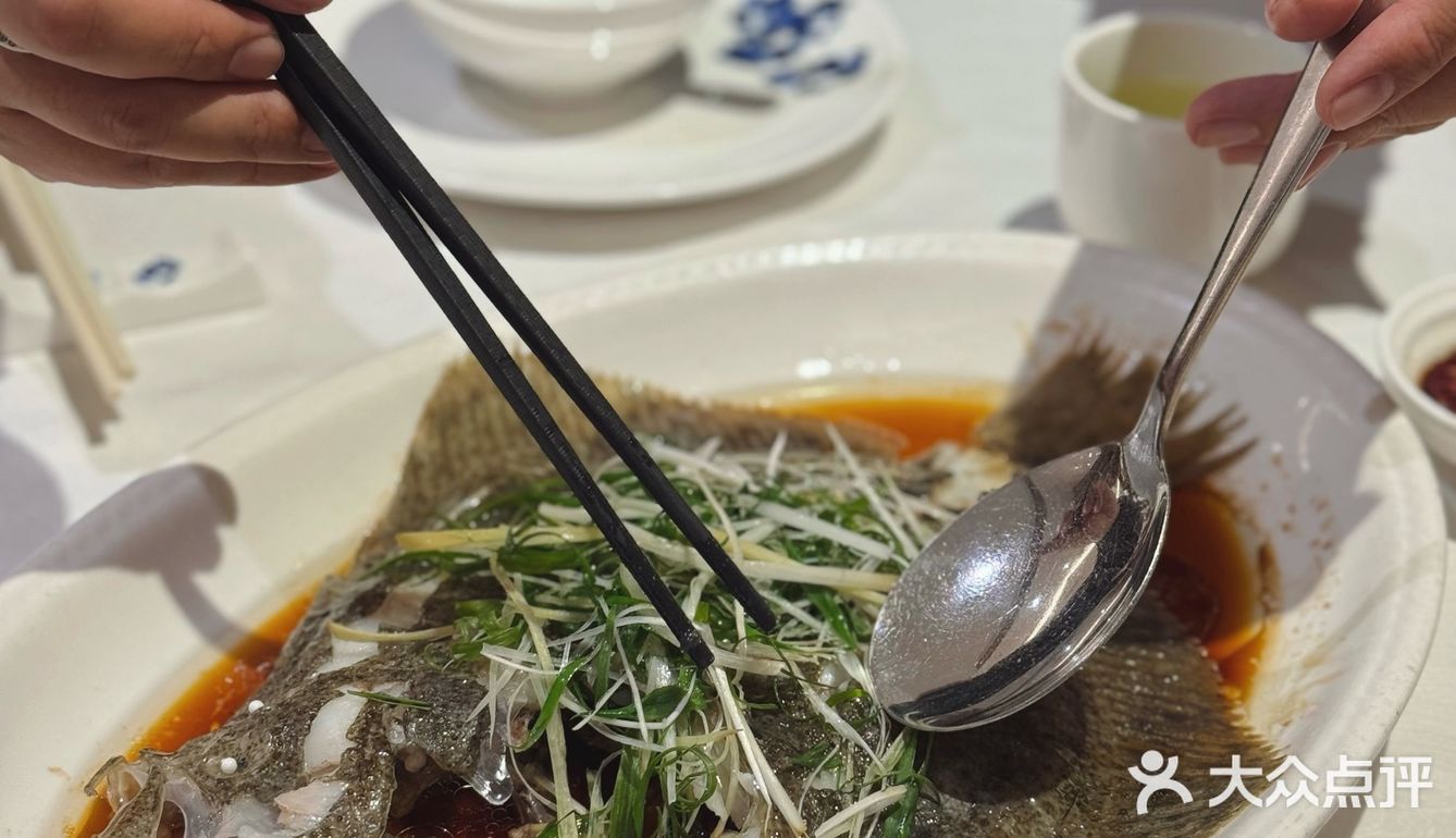 知粵賞味，以盤中風物，氤氳粵饌況味。