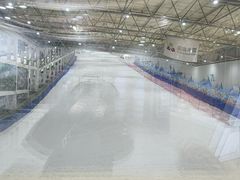 -乔波室内滑雪场