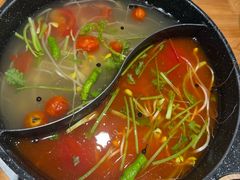 鸳鸯锅-苗阿哥酸汤牛肉火锅(体育场店)