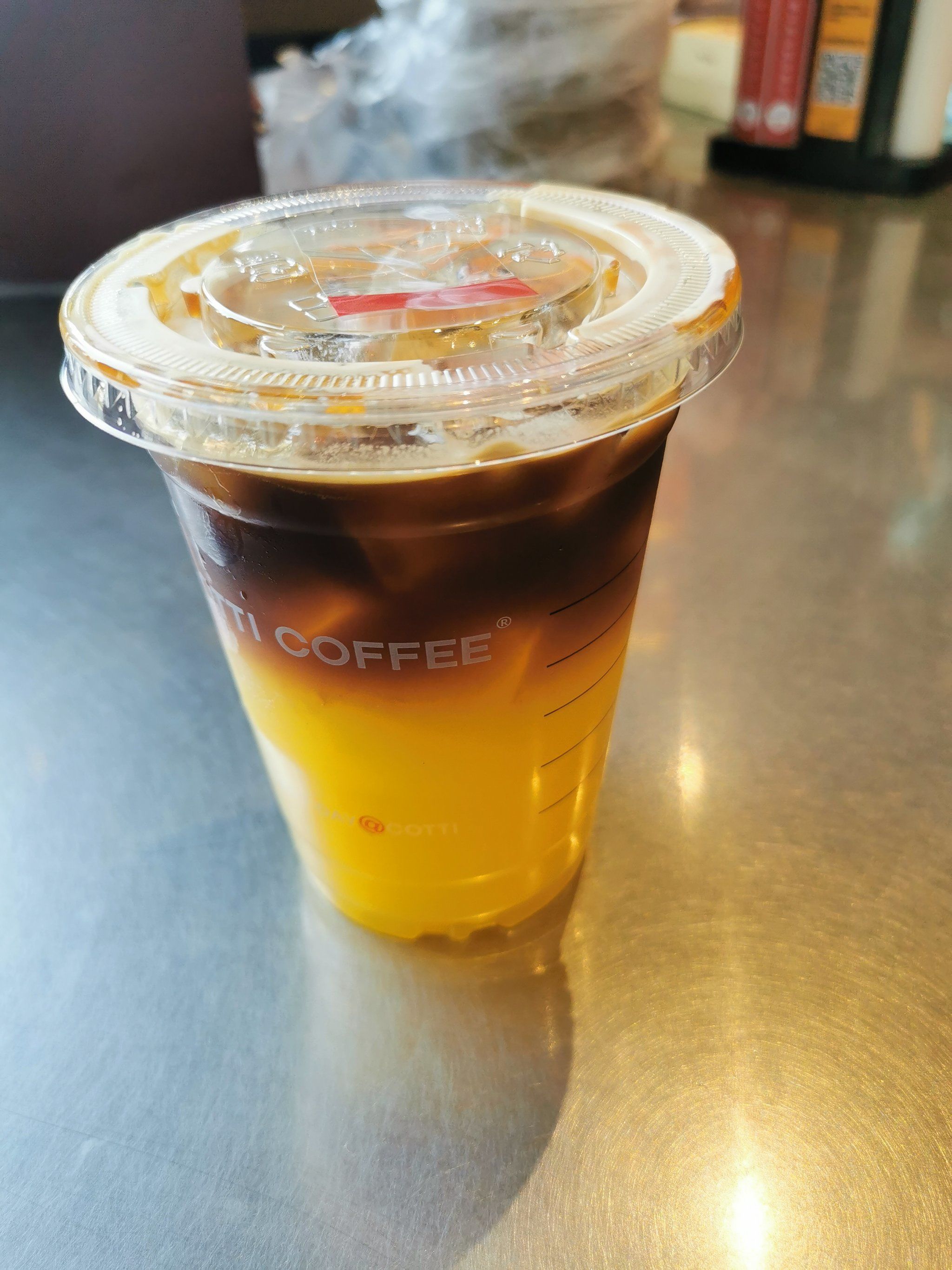 来一杯橙c美式咖啡