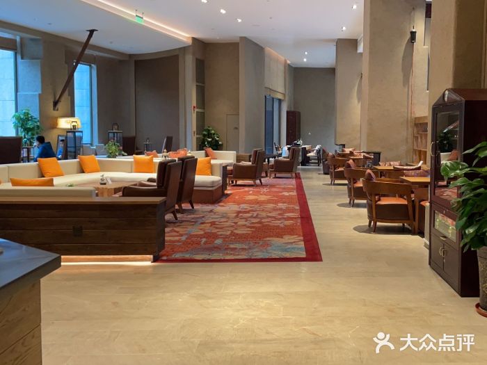 九寨鲁能希尔顿度假酒店·開图片