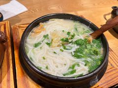 蒙自过桥米线-麦麦山云南菜(复地活力城店)