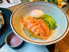 烟熏三文鱼牛油果饭-三秋舍·梦幻岛(小西路店)