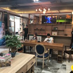 -天下皇剪新潇洒美容美发