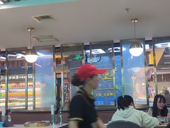 -鸿通城购物中心