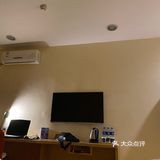 洗浴很舒服，周边便利店，美食城