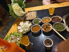 -顶顶汤火牛排火锅·经典铜锅涮肉