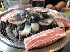 -围炉肉舍•炭烤活鳗•丹东海鲜烤肉(步行街店)