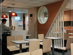大堂-麦当劳(北京南站店)