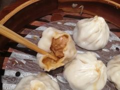 鲜肉小笼-老半斋(福州路店)