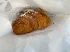 杏仁牛角包-老佛爷饼店