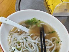 -明姨仔潮汕美食·碳炉猪脚·汕尾牛腩饭·起片鸡煲(起义路店)