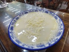 -雪琴面馆富安特色鱼汤面(城中花园店)